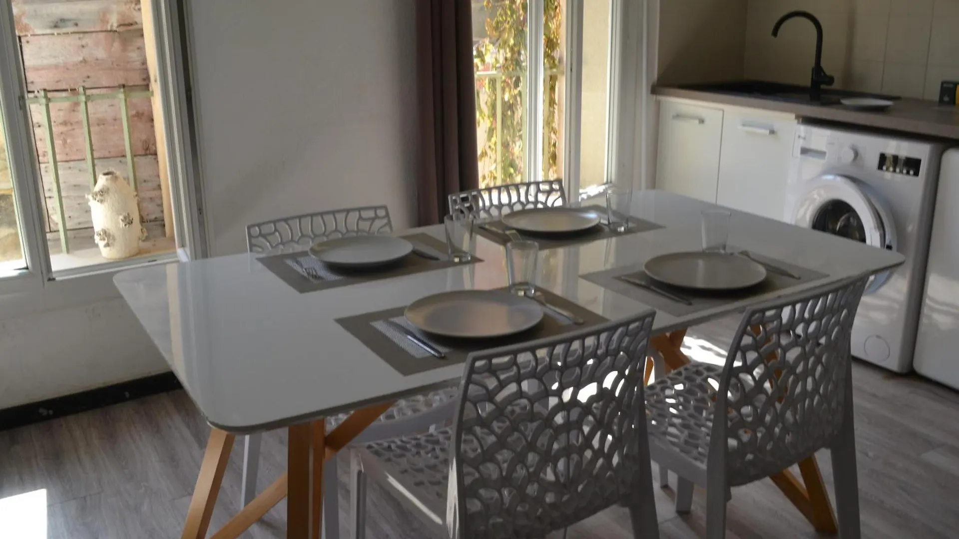Appartement Proche Quai Rouget 公寓
